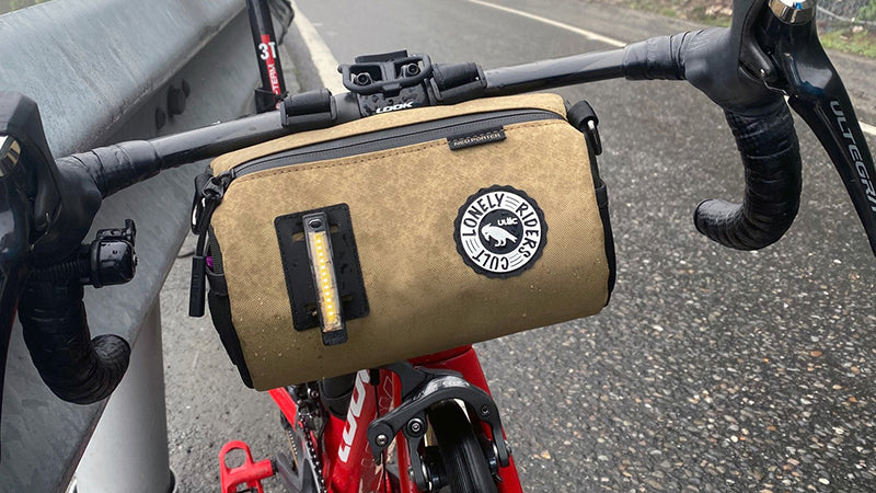Смотреть видеообзор Сумка для велосипеда Ulac Coursier Handlebar Bag Pine